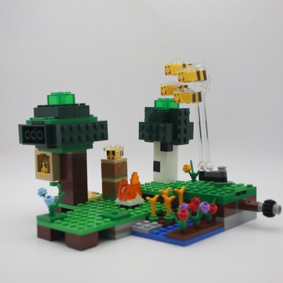 Minecraft The Bee Farm - Incomplete (does not include people) - Picture 3 of 11